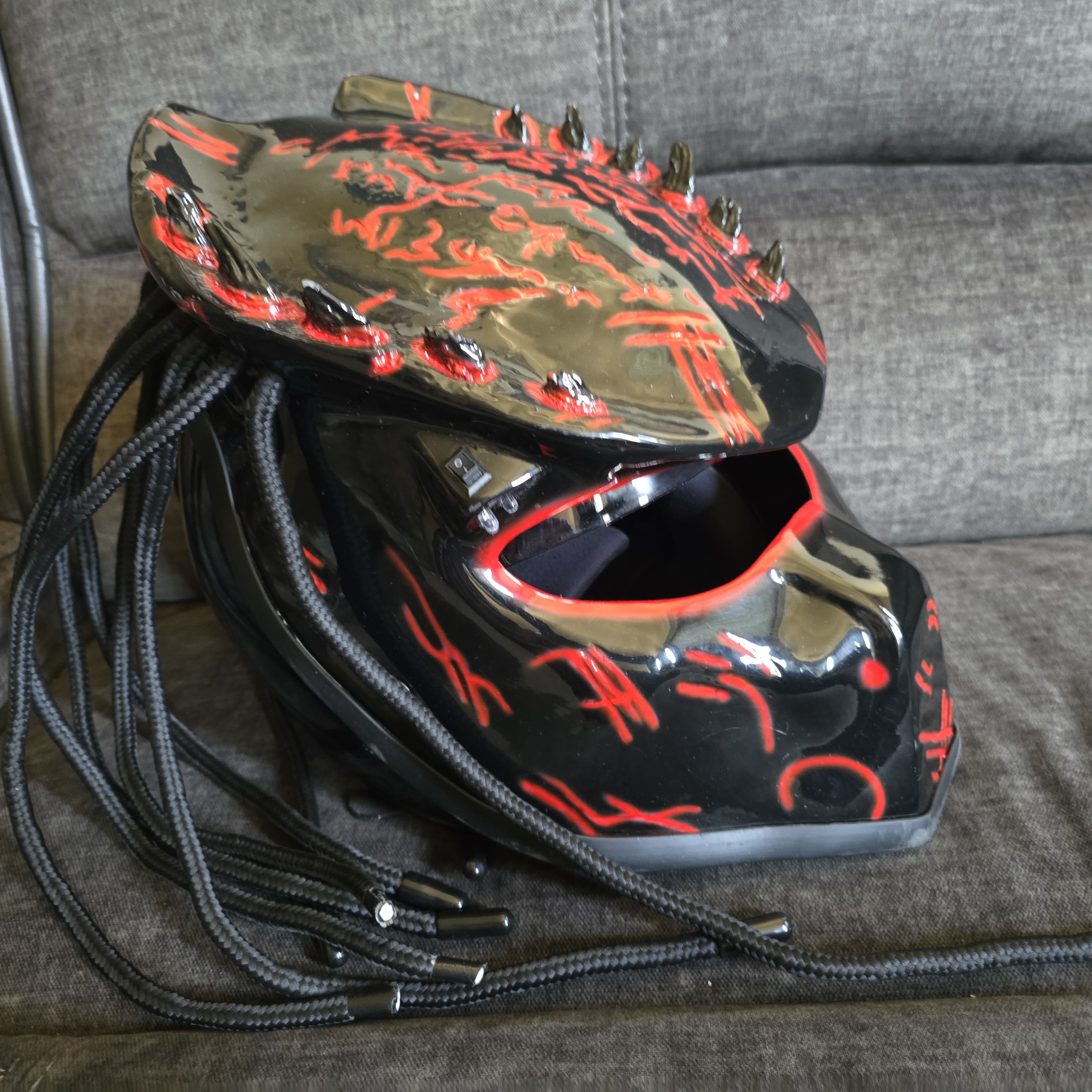 Predator Black And Red Spiked Motorcycle Helmet. Dot Approved